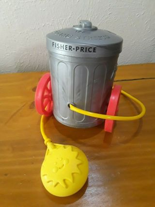 1977 Fisher Price 177 Sesame Street Oscar the Grouch Trash Can Pull Toy Squeeze 2