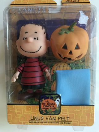 Peanuts It ' s the Great Pumpkin Charlie Brown Action Figures (All five) 4
