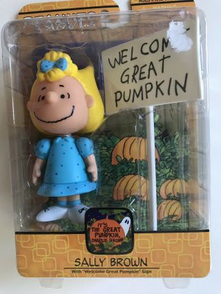 Peanuts It ' s the Great Pumpkin Charlie Brown Action Figures (All five) 5