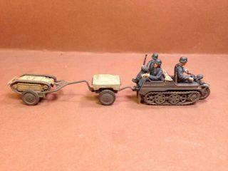 WWII Built 1/56 28mm model for Wargames German Kettenkrad with crew (Rubicon) 2