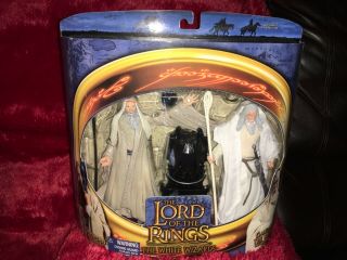 Lord Of The Rings White Wizards 2 pack Gandalf and Saruman Very Rare Toybiz 4