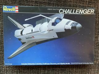 Revell 1/144 Space Shuttle Challenger Model Kit 4526 Opened