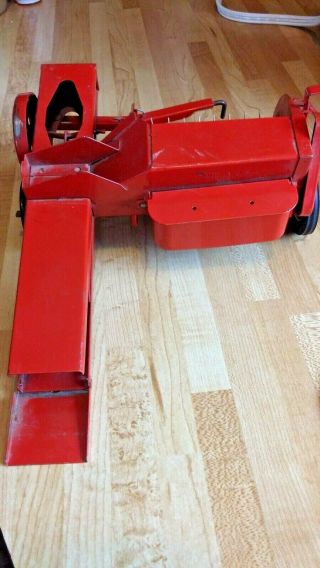 VINTAGE TRU SCALE FARM TOY RED HAY BALER PRESSED STEEL 1/16 USA MADE 5