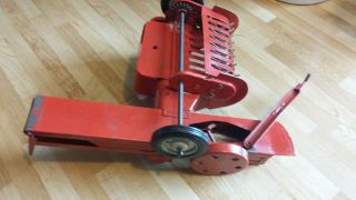 VINTAGE TRU SCALE FARM TOY RED HAY BALER PRESSED STEEL 1/16 USA MADE 6