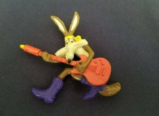 1994 Warner Bros.  Looney Tunes Wile E.  Coyote Rock N Roll Guitar Plastic Figure