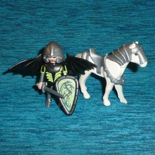 P130y - Playmobil Medieval Knight On War Horse - Q2 -