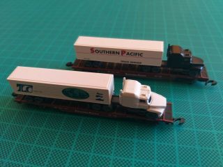 Marklin Z Scale 82340: US Southern Pacific Flatcars with Trucks & Trailers 7