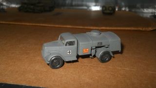 Roco Minitank - 1/87 Scale - 1 Wwii German Opel Blitz Fuel Tr - Painted,  Decaled