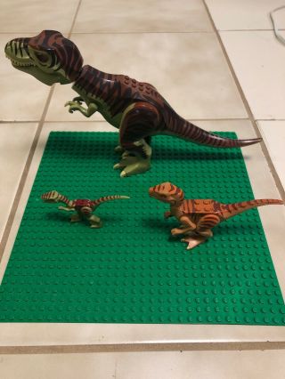 Lego Dino Defense Hq Rare Retired Dinosaurs Only (no Baseplate) Set 5887