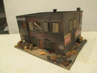 Awesome Partial Boarded Up Downtown N Scale Squalor Bars W/junkyard Building