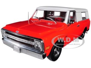 Broken 1970 Chevrolet C - 10 Pickup With Camper Shell 1/18 By Highway 61 18004