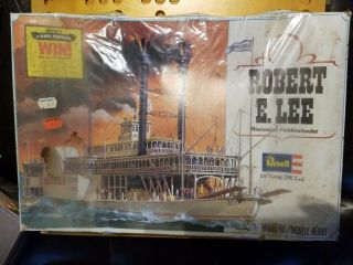 Revell Robert E.  Lee Mississippi Paddlewheeler Model Kit 5406 Factory