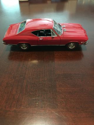 Danbury 1968 Chevrolet Chevelle Ss - 396 1:24 Die - Cast Car W/box