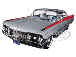 Broken 1959 Oldsmobile " 98 " Silver Mist " Platinum Edition " 1/18 By Sunstar 5243