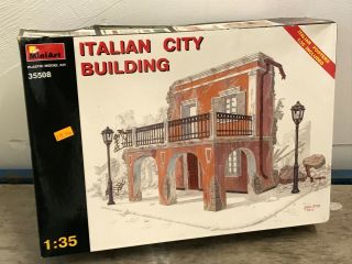 Miniart 1/35 Italian City Building,  Diorama Kit.