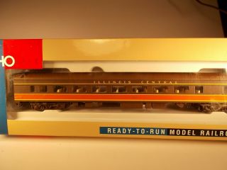 Walthers Ho Scale Illinois Central 64 Seat Coach