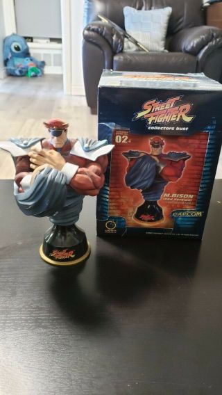 Capcom Street Fighter M.  M Bison Collectors Bust Statue 349/1000 Red