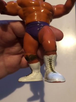 Macho Man Randy Savage Hasbro 4.  5” Wrestling Figure Vintage WWE 4