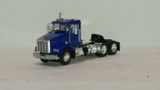 1/64 Dcp Blue Kenworth T800 Daycab Tractor No Box