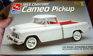 Amt 6053 1955 Chevrolet Cameo Pickup 1/25 Model Car Mountain Comp