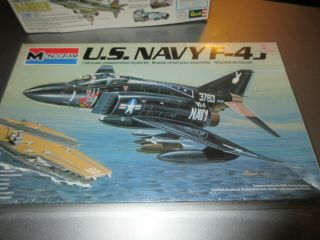 Revell 1/48th Scale U.  S.  Navy F - 4j Phantom Bunny Model Kit 5805 (1981)