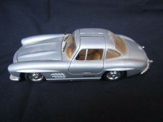 Vintage Revell Inc.  G.  M.  B.  H.  Mercedes Silver 300 Sl Die Cast 1:24 7.  5 " X 3 " 1988