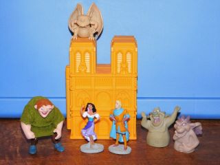 Disney HUNCHBACK of Notre Dame CATHEDRAL Playset PVC Figures Phoebus,  Esmerelda, 3