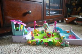 Shopkins Happy Places Pool & Sun Deck With Extra Shopkins And Doll