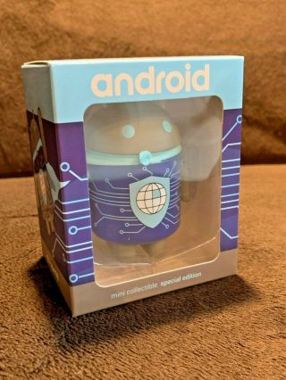 Android Mini Collectible Figure - Google Edition Ge - " Security & Privacy "