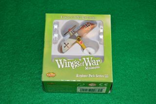 Wings Of War: Airplane Pack Series Iii - Albatros D.  Iii (voss) - 1:144