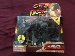 Hasbro Indiana Jones Raiders Of The Lost Ark Temple Pitfall Figure Playset