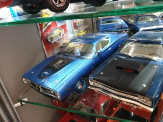 Ertl Authentics American Muscle 39466 1/18 1971 Dodge Charger Bee In Blue