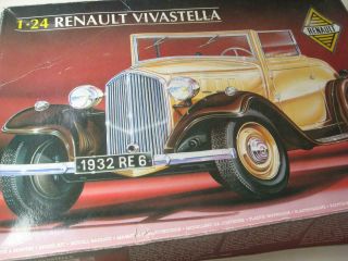 Heller Renault Vivastella 1/24 Model Kit Engine Started All Other Parts On Sprue
