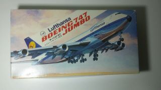 1:200 Hasagawa Love Liner 200 Series Lufthansa B747 - 200 Incomplete Model Kit