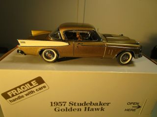 1957 Studebaker Golden Hawk diecast 1:24 scale Danbury 2