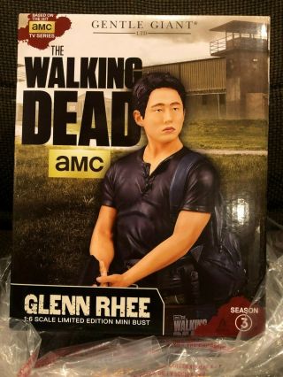Gentle Giant The Walking Dead Glenn Rhee 1:6 Scale Limited Edition Bust 153/700