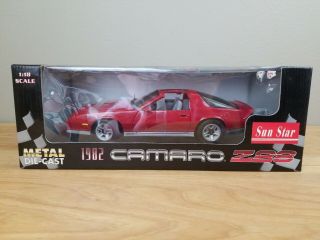 1/18 Sunstar 1982 Chevrolet Camaro Z/28 Red With T - Tops