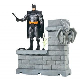 DC Universe Young Justice Invasion Batman w/ Sculped Diorama Bruce Wayne Mattel 2