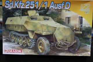 1/72 Dragon Sd.  Kfz.  251/1 Ausf.  D German Wwii Track Car Detail Model W/pe