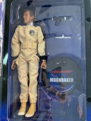 Sideshow Collectibles ROGER MOORE AS JAMES BOND 12 