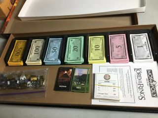 The Lord of the Rings Collector ' s Edition Monopoly Game Parker Brothers 2005 4