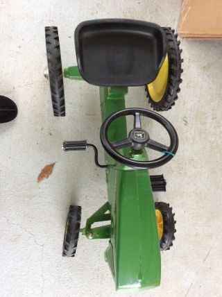 8310 Riding Toy Ertl 4x4 John Deere Metal Pedal Tractor 4 wheel Drive 2