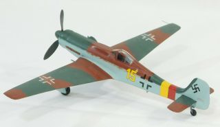 1/72 Aoshima Focke Wulf TA 152 H - 1 - very good built & painted 2