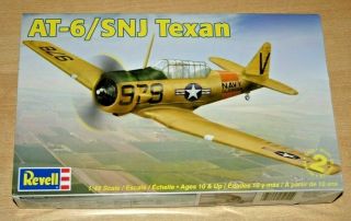 42 - 5251 Revell 1/48th Scale North American At - 6/snj Texan Plastic Model Kit