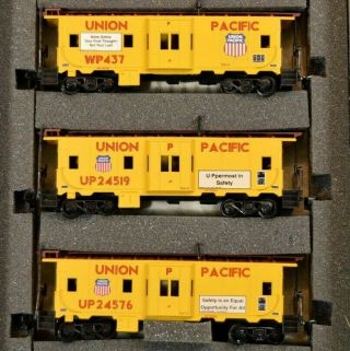 Athearn Up Bay Window Cabooses - Special Edition Pack Of Three - Lnib