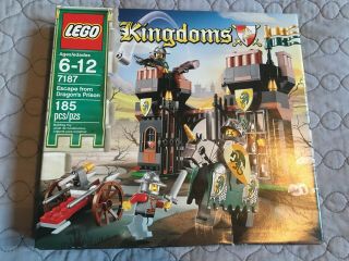 Lego Kingdoms Escape from Dragon ' s Prison 100 Complete.  Set 7187 2