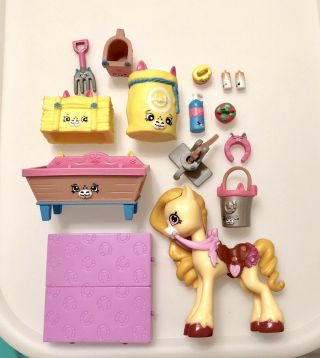 Shopkins Happy Places Pampered Pony Welcome Pack,  Poni Crumbles