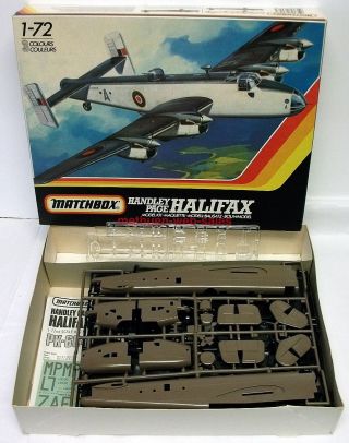 Matchbox Pk - 604 1:72 H - P Halifax Bmk.  I/ii,  Gr.  Ii/srs.  Ia Ww2 Raf Bomber Model Kit