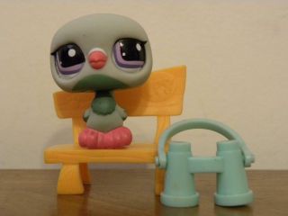 Littlest Pet Shop Lps 1113 Pigeon Around The World With Bench And Binoculars