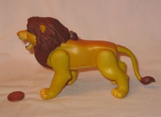 Fighting Action Pvc Figure Of Disney Lion King Mufasa With Moving Legs